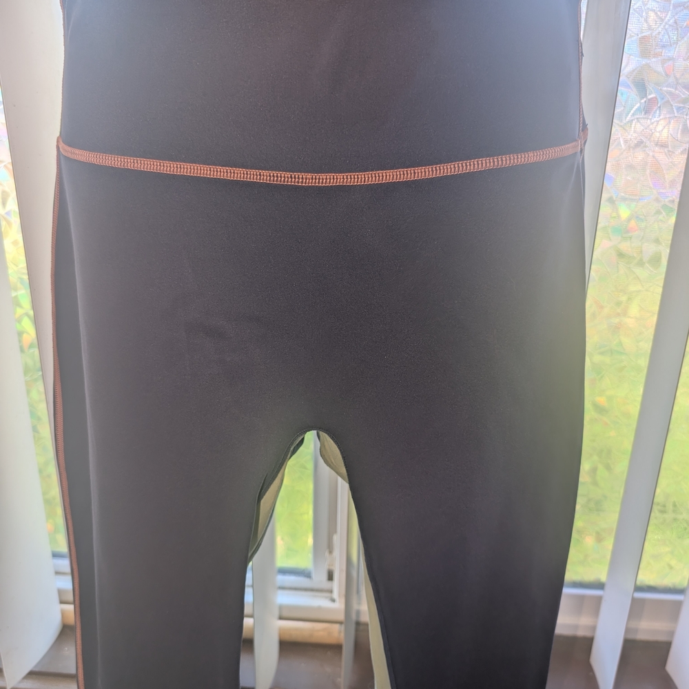 Fabletics Yoga/ Exercise Set - Picture 2 of 5